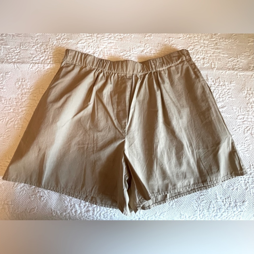 NWT Velvet by Graham & Spencer “Holly” shorts